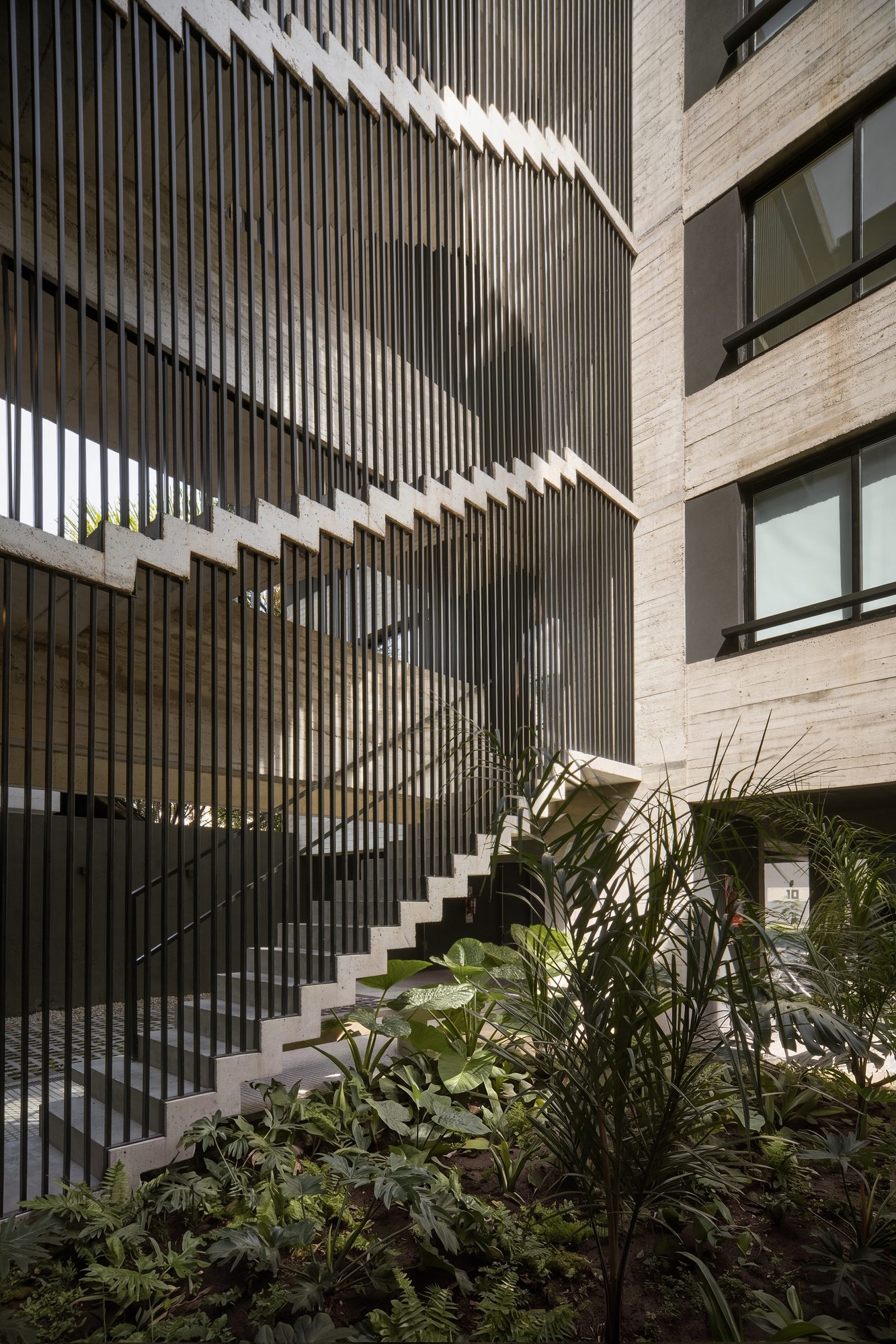 1343, edificio en 3 de Febrero 1343, San Fernando (foto 3 de 5) — CORNER Arquitectura