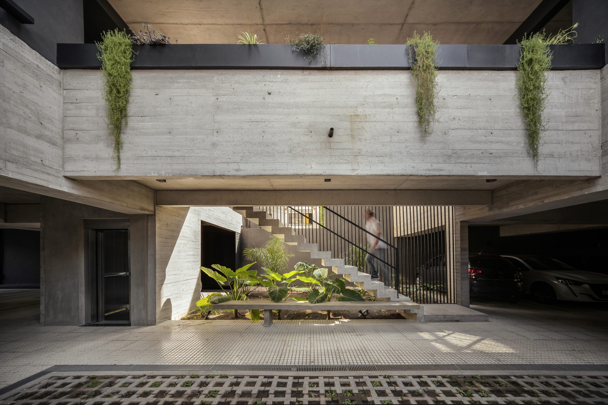 1343, edificio en 3 de Febrero 1343, San Fernando — CORNER Arquitectura