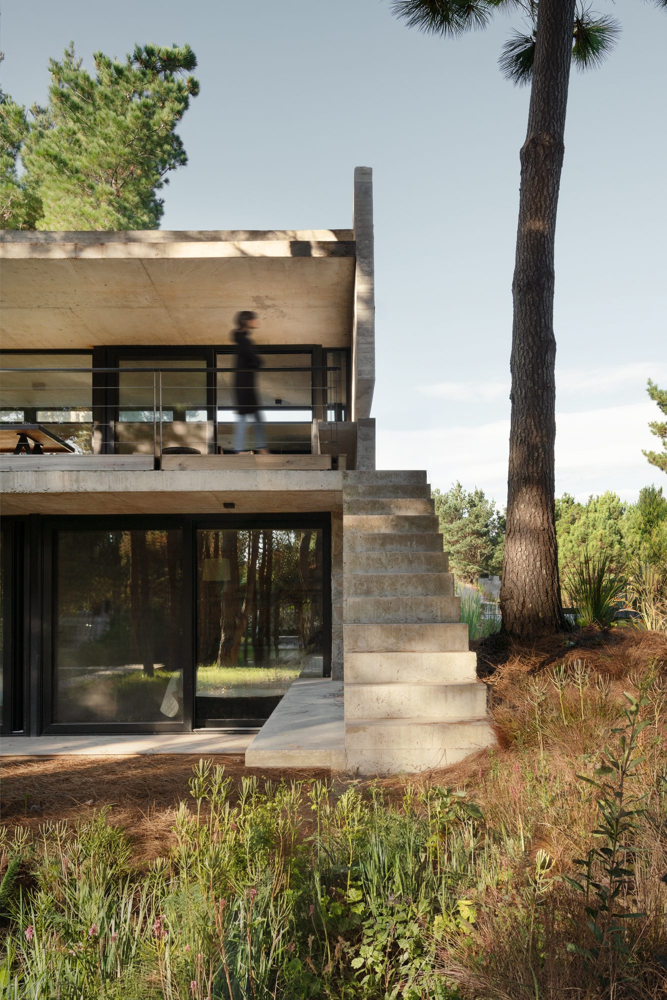 Casa Bruma, vivienda en Deportiva, Costa Esmeralda (foto 4 de 7) — CORNER Arquitectura