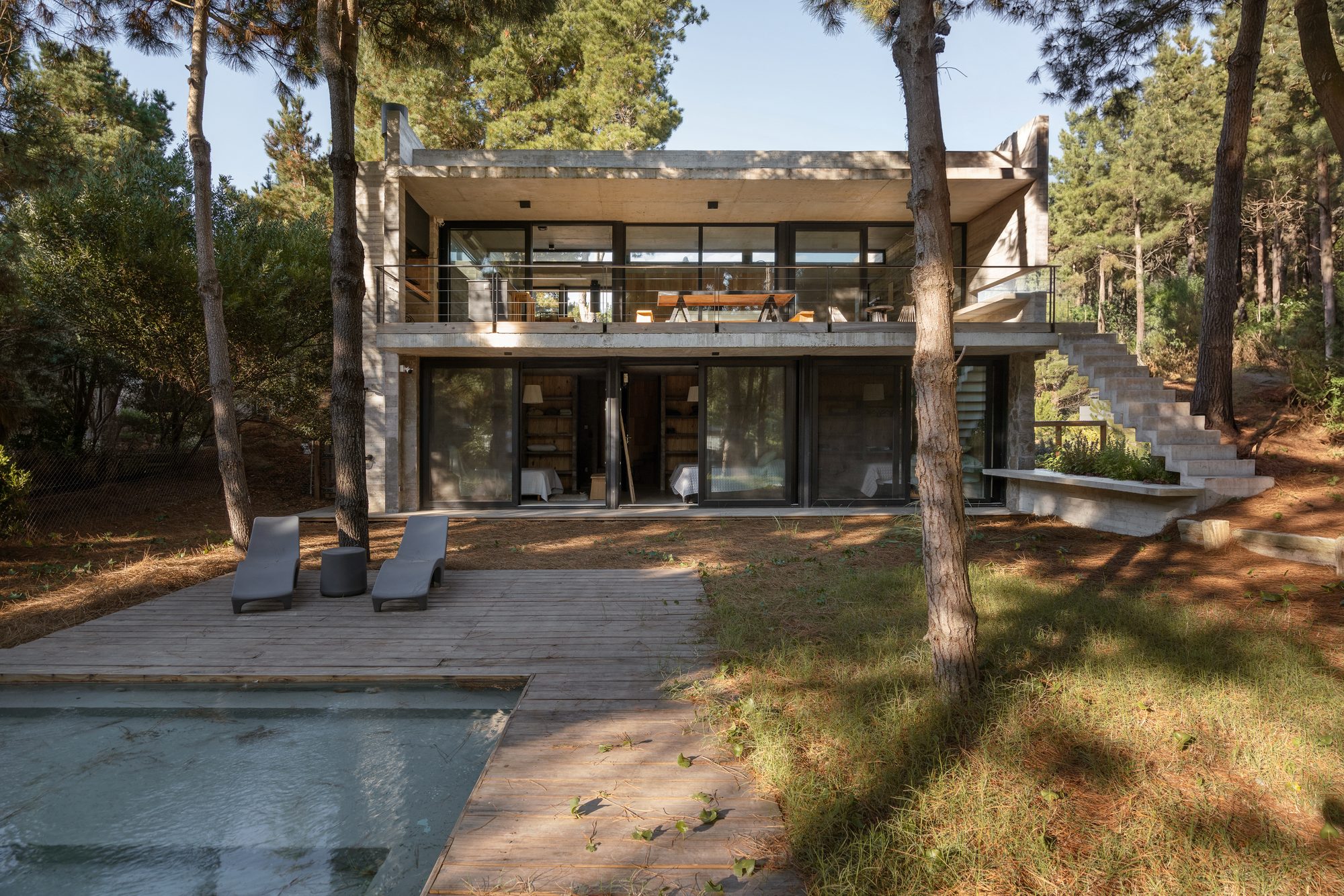 Casa Bruma, vivienda en Deportiva, Costa Esmeralda (foto 7 de 7) — CORNER Arquitectura