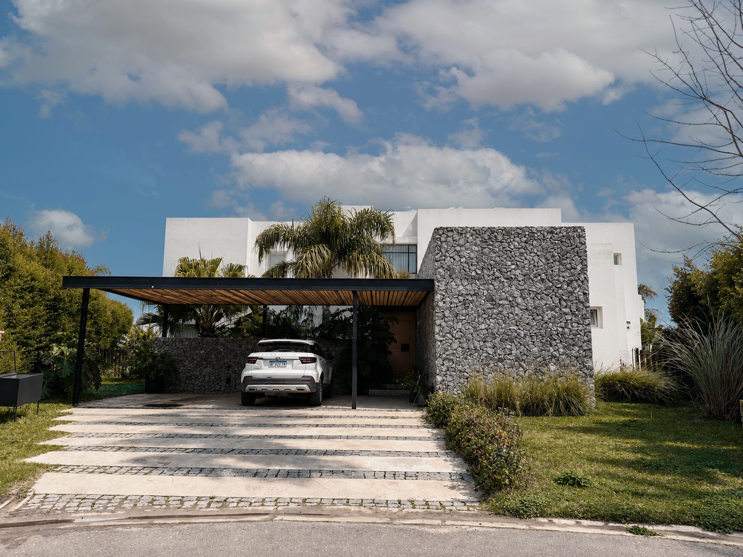 Cáscara, vivienda en Marinas H, Tigre — CORNER Arquitectura