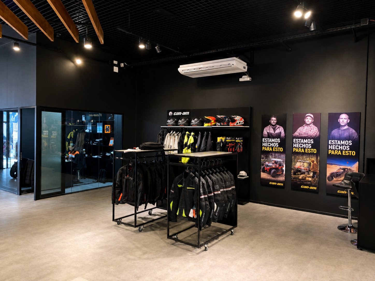 KTM, arquitectura comercial (foto 4 de 5) — CORNER Arquitectura