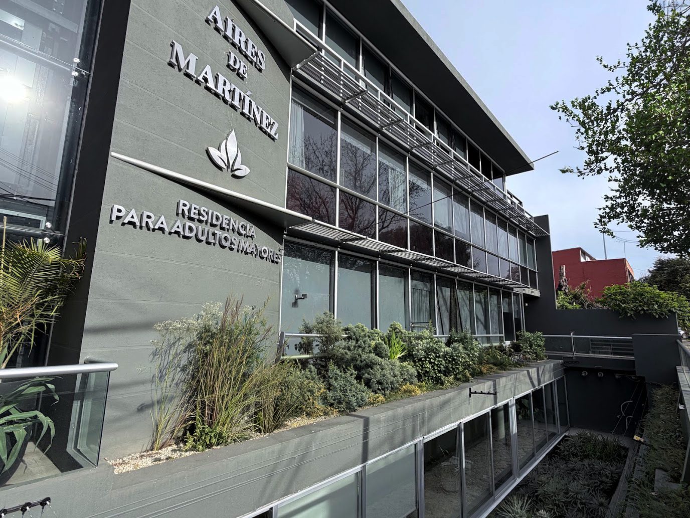 Aires de Martínez - Sede Las Lomas I, arquitectura de la salud en Von Wernicke 3054-62, San Isidro — CORNER Arquitectura