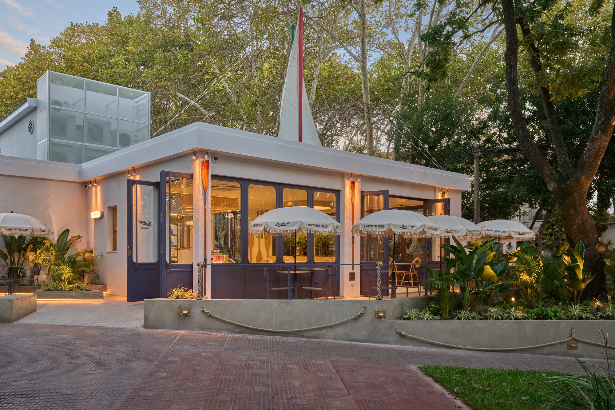 Lucciano's, arquitectura comercial en Av. Libertador 2608, Punta Chica (foto 9 de 9) — CORNER Arquitectura